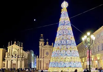 guida-agli-eventi-a-torino-per-natale-albero-piazza-sancarlo