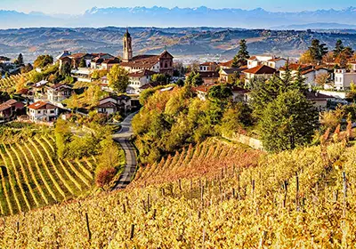 ottobre-nelle-langhe-paesino