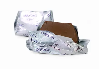 quanti-tipi-di-cioccolato-esistono-exclusive-brands-torino-gianduiotto-scartato